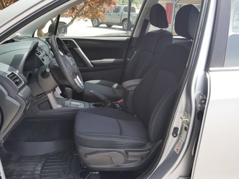 Used 2018 Subaru Forester 2.5i w/ Alloy Wheel Package AWD/4WD image 3