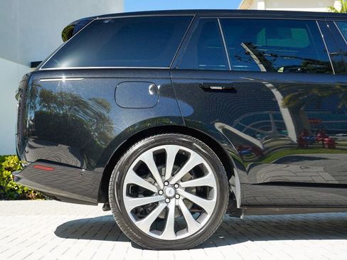 Used 2023 Land Rover Range Rover Long Wheelbase Autobiography image 26