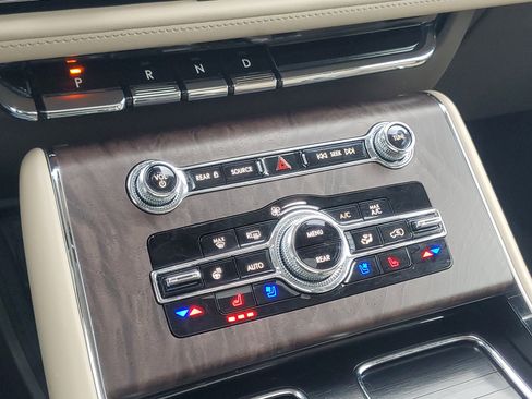 Certified 2023 Lincoln Aviator Reserve w/ Elements Package Plus image 18