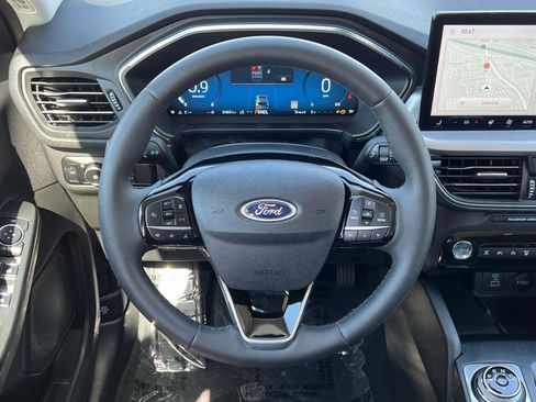 Used 2023 Ford Escape Platinum w/ Premium Technology Package AWD/4WD image 24
