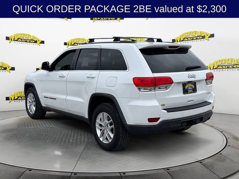 Used 2017 Jeep Grand Cherokee Laredo w/ Quick Order Package 2BE image 3