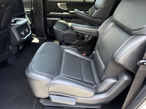 Used 2025 Ford Expedition Max Platinum AWD/4WD image 19