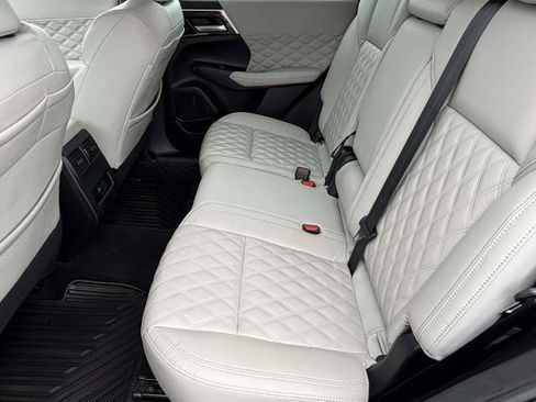 Used 2022 Mitsubishi Outlander SEL AWD/4WD image 16