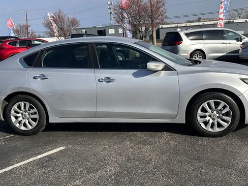 Used 2017 Nissan Altima 2.5 S w/ Power Driver Seat Package image 3