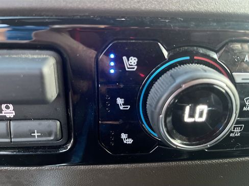 Used 2024 Chevrolet Silverado 1500 LTZ w/ Technology Package image 21