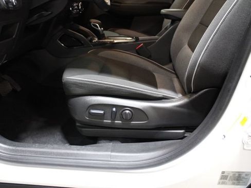 Used 2024 Chevrolet TrailBlazer LT w/ Convenience Package FWD image 19