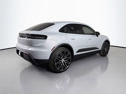 Certified 2026 Porsche Macan Electric RWD image 7