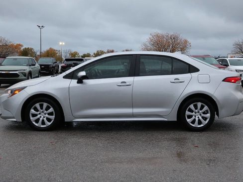 Used 2025 Toyota Corolla LE w/ Convenience Package image 8