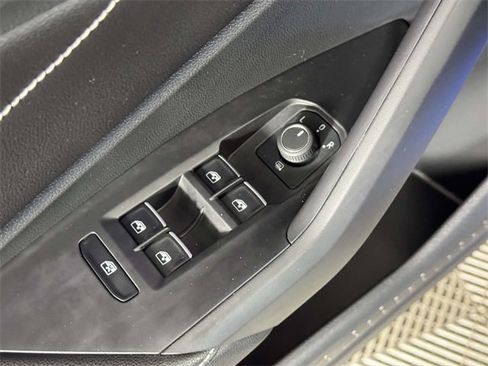 Used 2024 Volkswagen Jetta SEL image 18