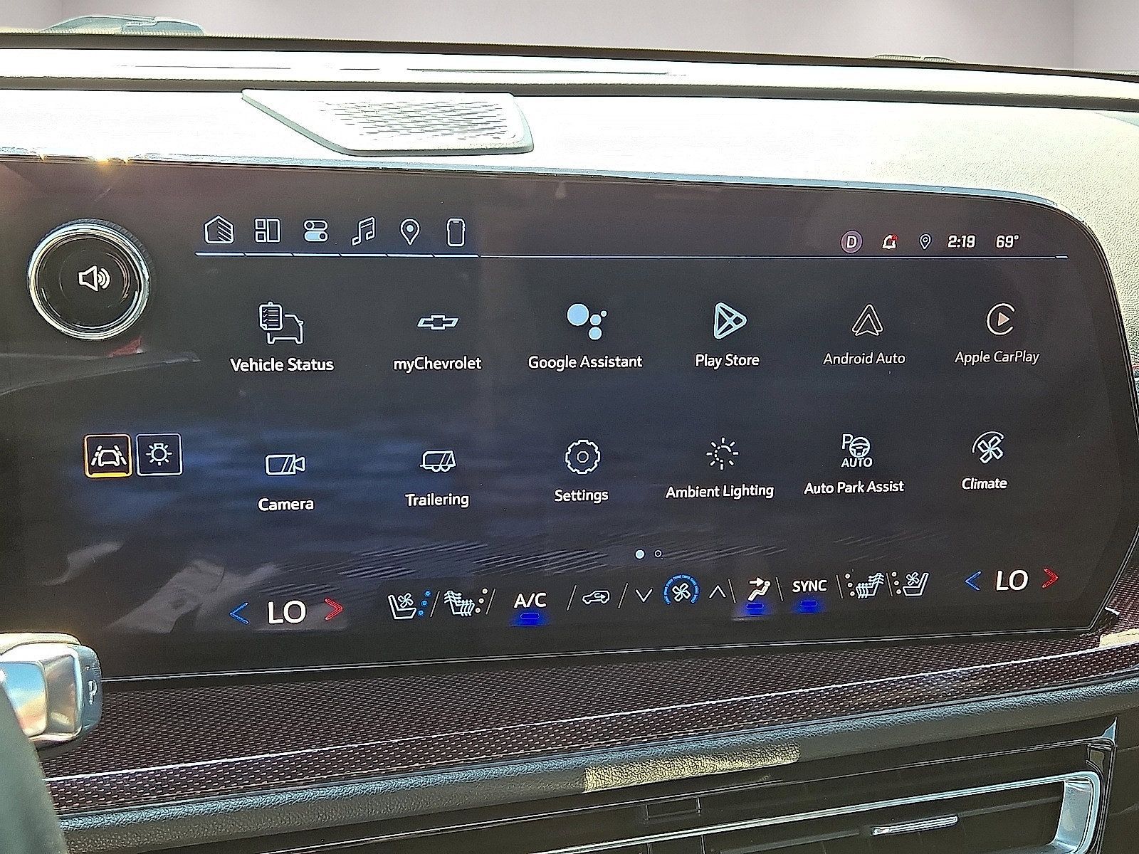 Used 2024 Chevrolet Traverse RS w/ LPO, Floor Liner Package FWD image 28