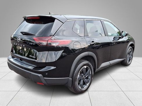 Used 2024 Nissan Rogue SV AWD/4WD image 5