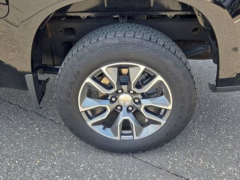 Used 2024 Chevrolet Silverado 1500 LT AWD/4WD image 33