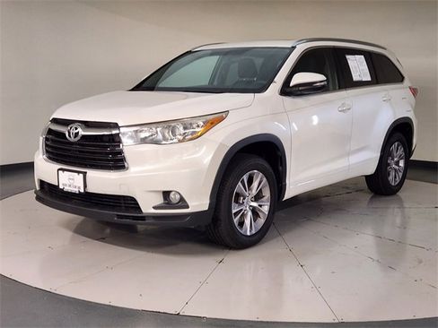 Used 2015 Toyota Highlander XLE image 1