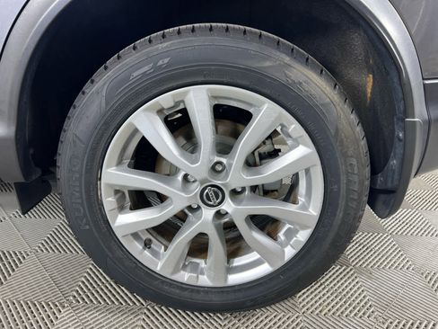Used 2021 Nissan Rogue Sport SV FWD image 13