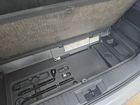 Used 2022 Toyota Highlander XLE image 99