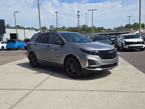 Used 2024 Chevrolet Equinox Premier FWD image 2
