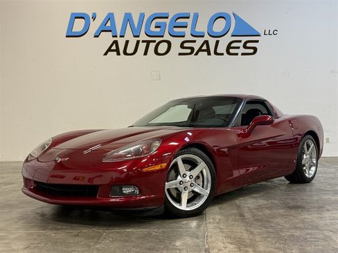 Used 2006 Chevrolet Corvette Coupe w/ Preferred Equipment Group RWD image 1