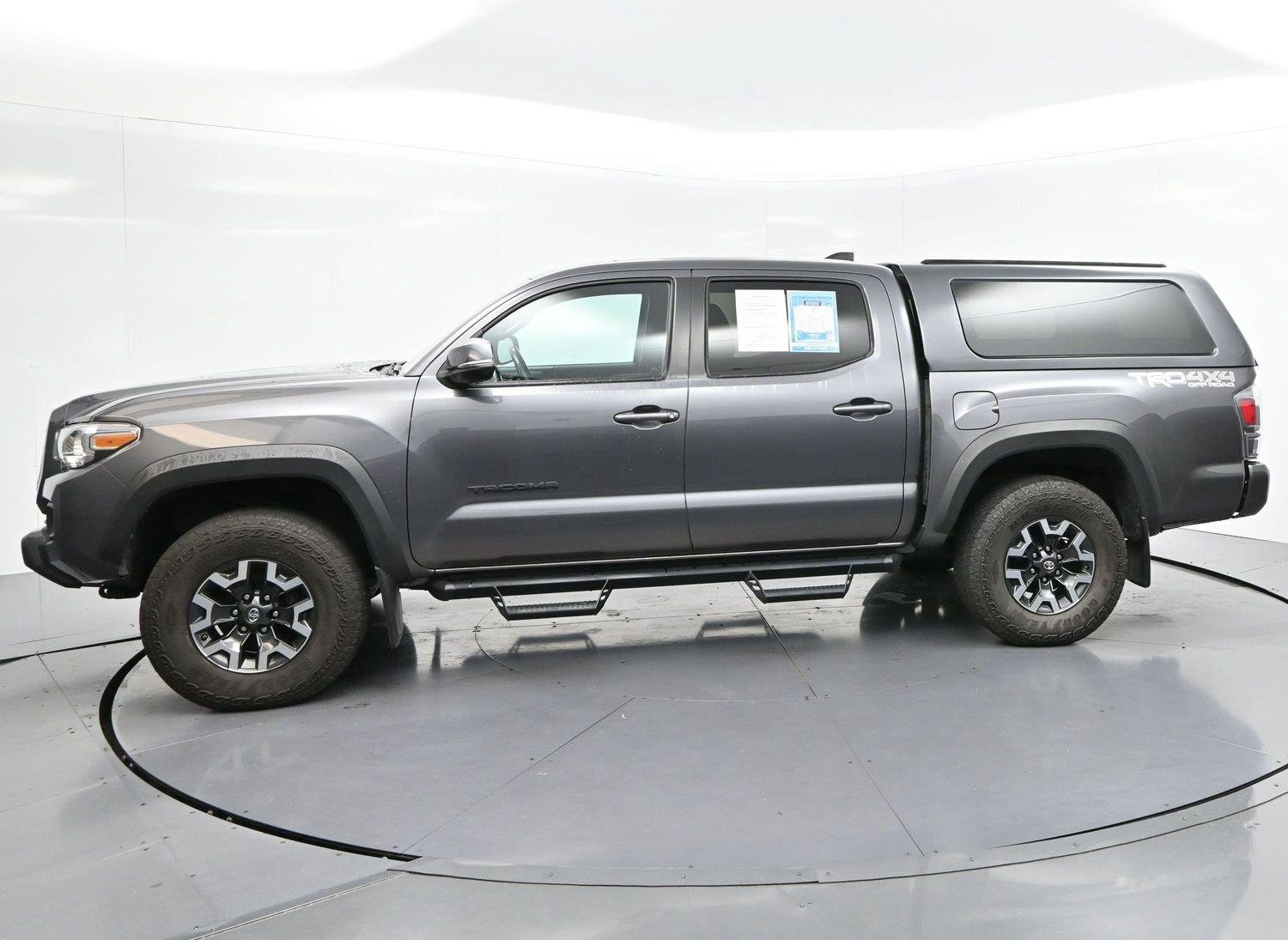 Used 2021 Toyota Tacoma TRD Off-Road w/ Technology Package AWD/4WD image 4