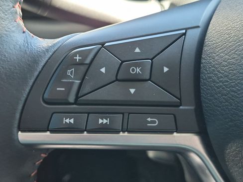 Used 2024 Nissan Sentra SR w/ Lighting Package FWD image 17