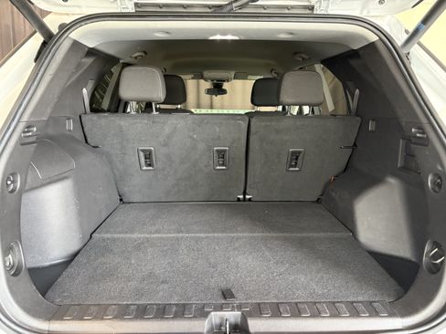 Used 2024 Chevrolet Equinox LT FWD image 27