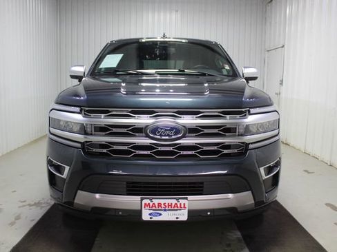 Used 2023 Ford Expedition Platinum RWD image 2