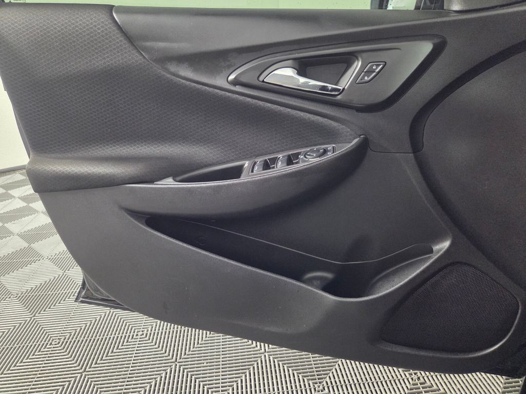 Used 2024 Chevrolet Malibu RS FWD image 20