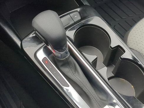 Certified 2025 Chevrolet Trax LT image 17