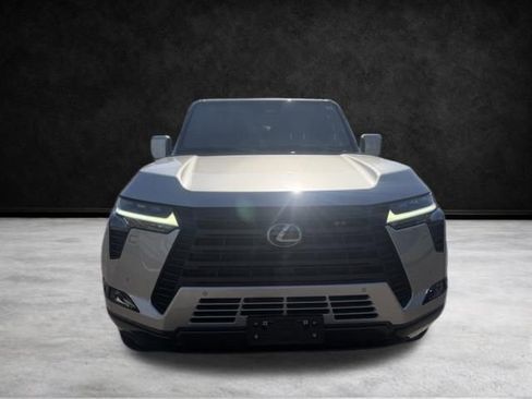 Used 2024 Lexus GX 550 w/ Accessory Package (2T) image 11