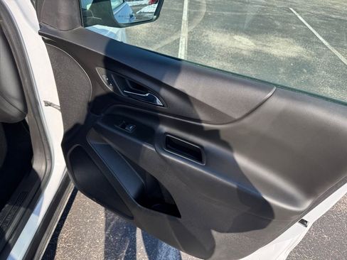 Used 2022 Chevrolet Equinox LT image 21