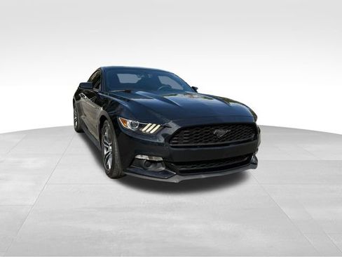Used 2017 Ford Mustang Premium image 7