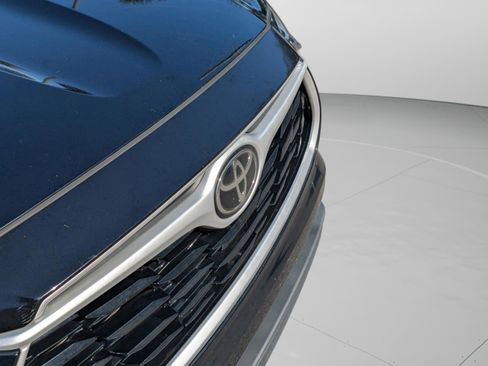 Used 2021 Toyota Highlander LE image 27