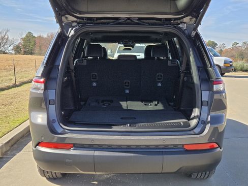 New 2025 Jeep Grand Cherokee L Altitude image 7