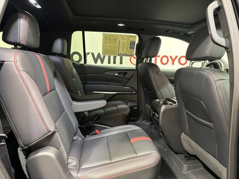 Used 2024 Chevrolet Traverse RS w/ LPO, Floor Liner Package AWD/4WD image 13