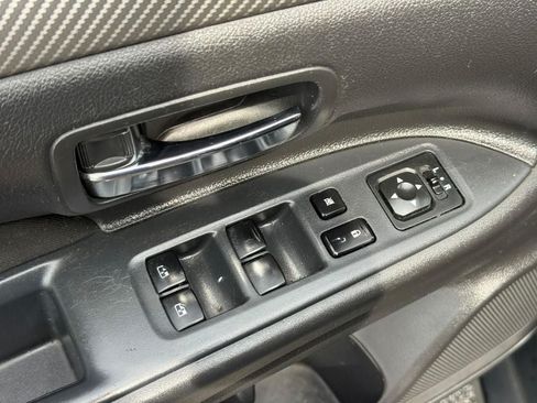 Used 2018 Mitsubishi Outlander SE FWD image 16