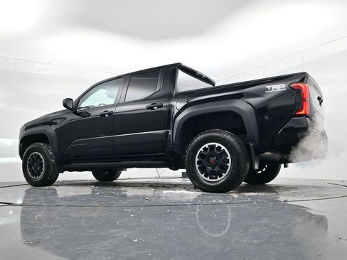 Used 2024 Toyota Tacoma TRD Off-Road image 36