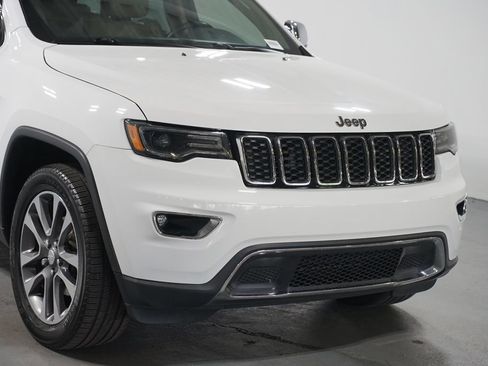 Used 2018 Jeep Grand Cherokee Limited w/ Luxury Group II RWD image 4