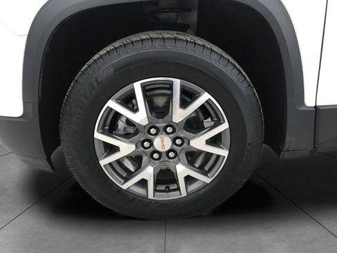 Certified 2023 GMC Acadia SLE w/ Driver Convenience Package image 4