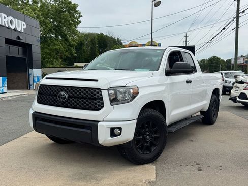 Used 2020 Toyota Tundra SR5 w/ SX Package RWD image 2