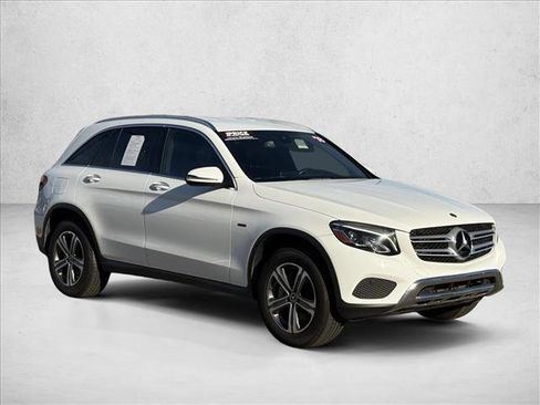 Used 2018 Mercedes-Benz GLC 350e 4MATIC image 3