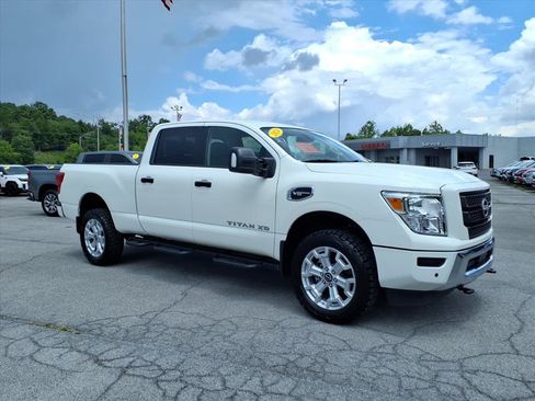 Certified 2024 Nissan Titan SV w/ SV Convenience Package AWD/4WD image 3