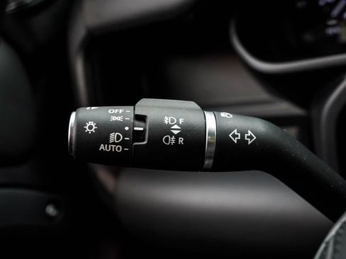 Used 2024 Land Rover Defender 110 X AWD/4WD image 40