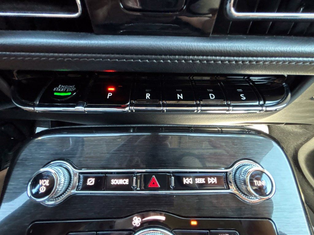 Used 2023 Lincoln Nautilus Reserve AWD/4WD image 21