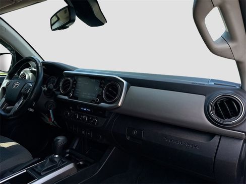 Used 2022 Toyota Tacoma SR5 image 29