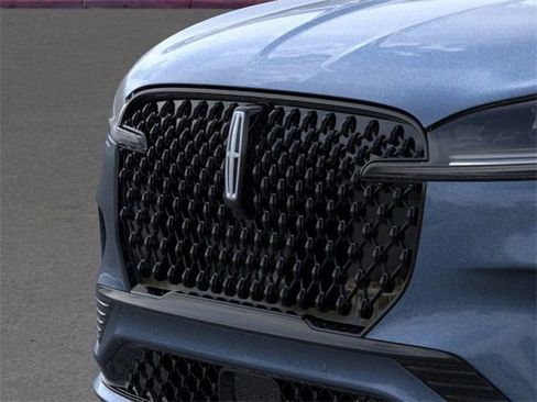 New 2025 Lincoln Aviator Black Label w/ Jet Appearance Package image 17