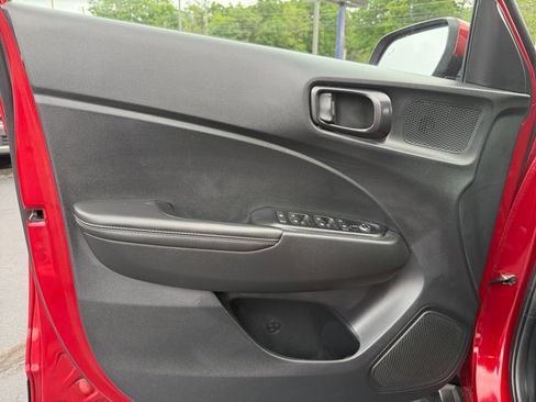 Used 2023 Hyundai Venue Limited w/ Cargo Package FWD image 26