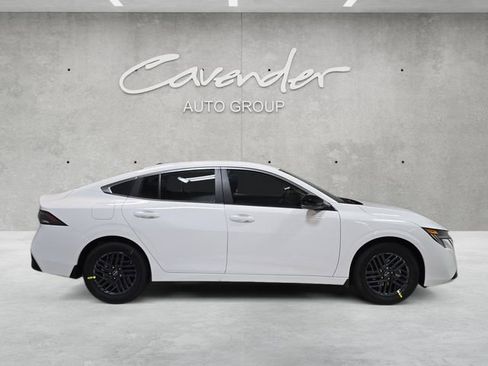 New 2026 Nissan Sentra SV FWD image 17