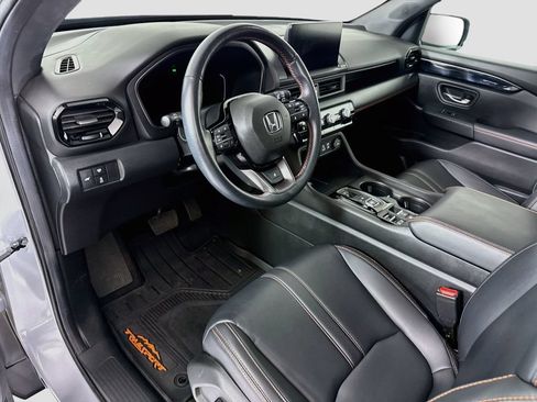 Used 2025 Honda Pilot TrailSport image 9