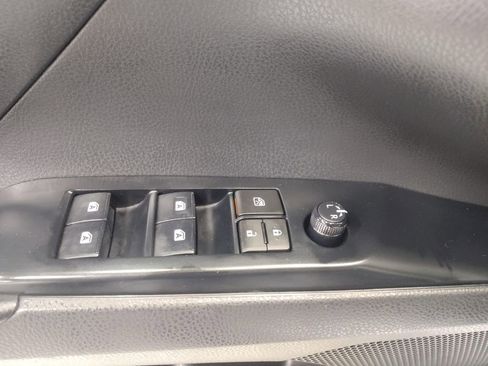 Used 2019 Toyota Camry LE w/ Carpet Mat Package FWD image 18