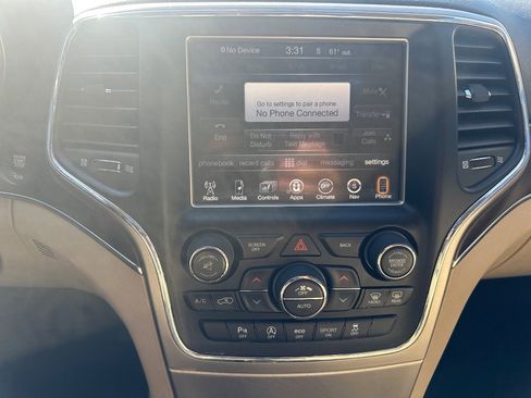 Used 2017 Jeep Grand Cherokee Limited image 27