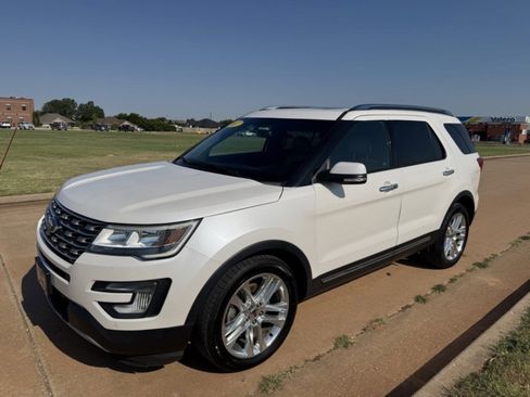 Used 2017 Ford Explorer Limited image 7